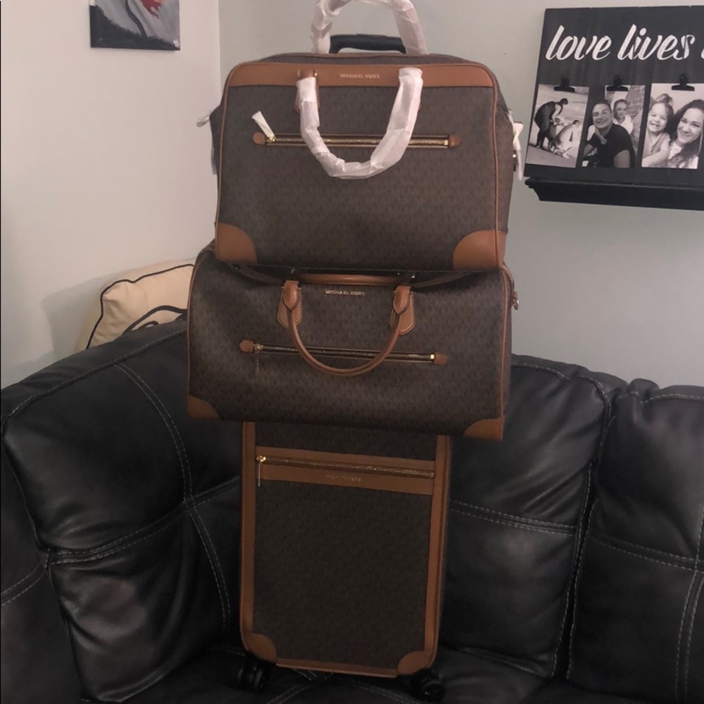 Micheal Kors 3pc Luggage.Used Once ! Mint NWOT